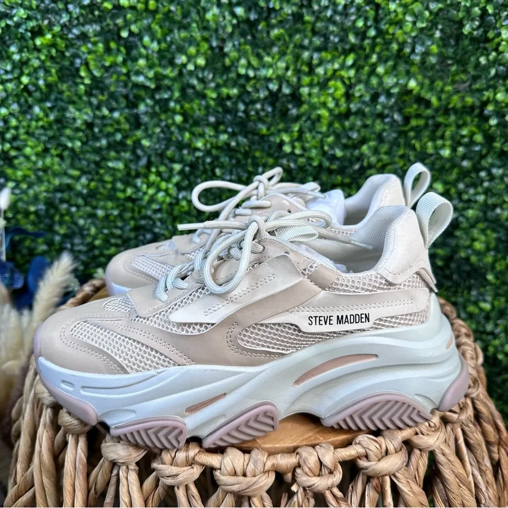 New‎ in box Steve Madden Possrssion Women's beige Chunky Sneakers